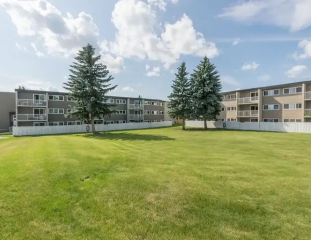 Monterey Pointe | 14503 77 St. NW, Edmonton - Photo 1