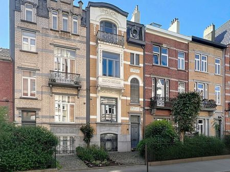 Fiftieth Anniversary: ​​Magnificent 4-bedroom mansion - Photo 4