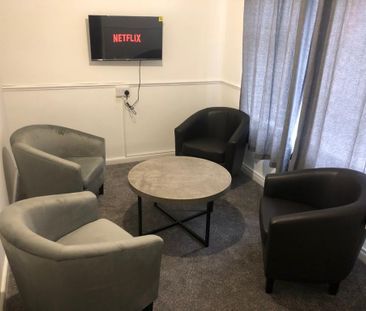 Room in a Shared House, Farrow Bank, LS12 - Photo 3