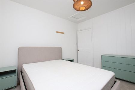 3 bedroom apartment to rent - Photo 4