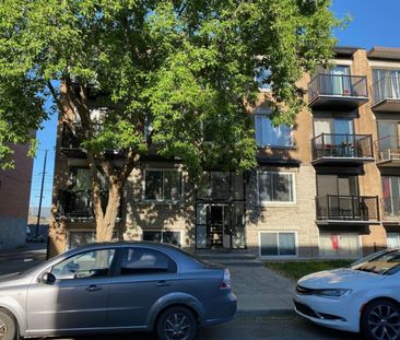 Three-Bedroom (5.5) - 524 23e Avenue, Lachine - Photo 1