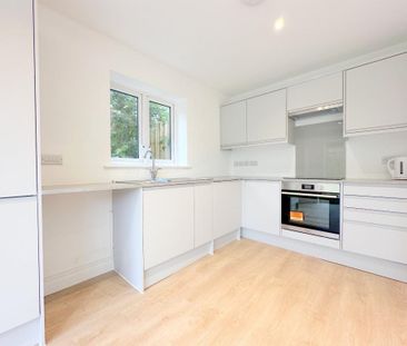 2 bedroom semi-detached house to rent - Photo 5