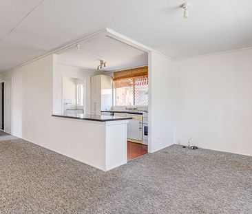 4 Bedroom family home - Photo 3