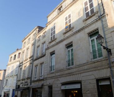 Location Appartement 2 pièces 54m² LA ROCHELLE 17000 - Photo 1