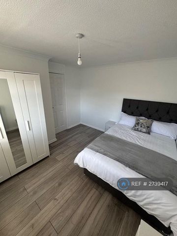 1 bedroom in a house share to rent - Photo 4