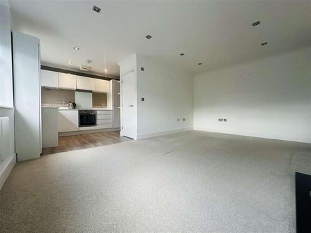 Princes Road, Ferndown, BH22 - Photo 2