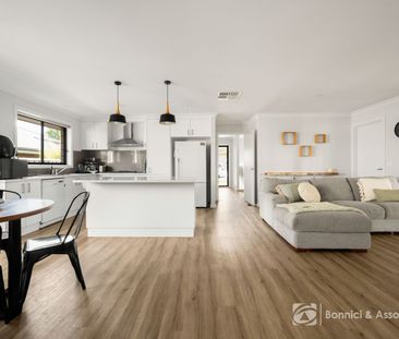 IDEAL FAMILY HOME WITH GREAT ENTERTAINING AREA! - Photo 6