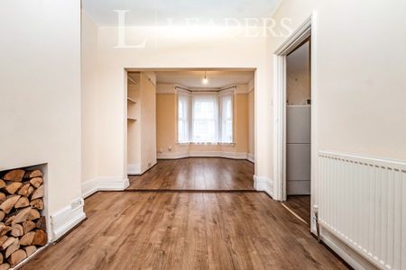 3 bedroom house to rent Stanley Road, Worthing, BN11 - Photo 2