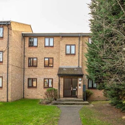 Gresham Way, Wimbledon, SW19 - Photo 2