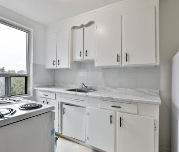 For Lease - 1969 Eglinton Avenue Unit# 310, Toronto, Ontario - Photo 2