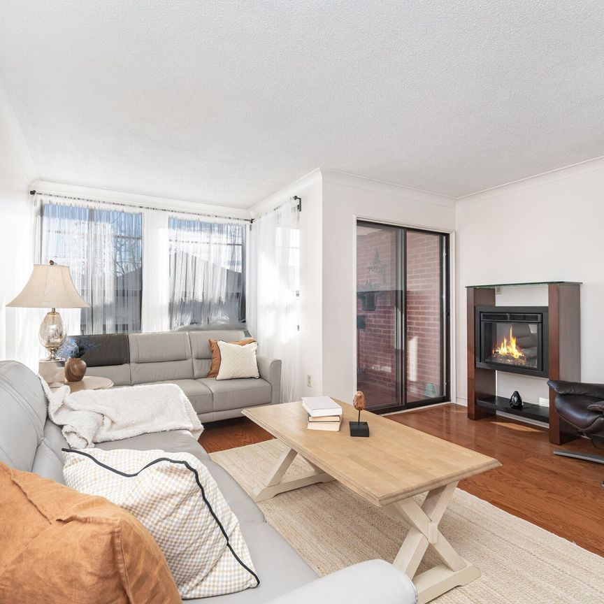 For Lease - 2112 Queen Street Unit# 10, Toronto, Ontario - Photo 1