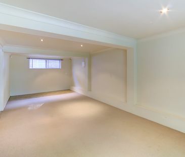 Three bedroom Tarragindi Home - Photo 3