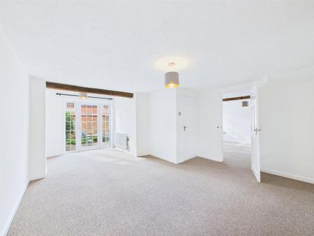 2 bedroom end of terrace house to rent - Photo 2