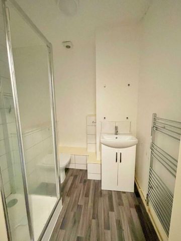 2 bedroom flat to rent - Photo 3