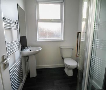 2 bedroom maisonette to rent - Photo 4