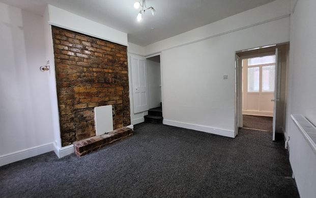 2 Bed Terraced House, Penn Street, M40 - Photo 1