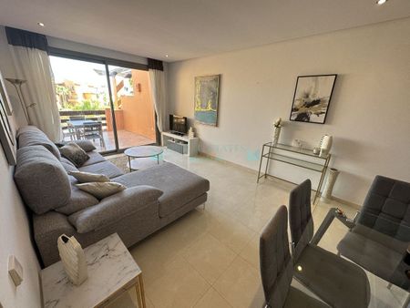 Penthouse for rent in New Golden Mile, Estepona - Photo 3