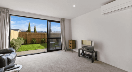 FANTASTIC RENTAL IN CENTRAL CARTERTON! - Photo 2