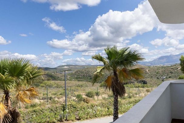 Luxury Flat for rent in Manilva, Spain - Photo 1