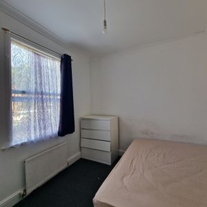 Room in a Shared House, Markhouse Road, E17 - Photo 3