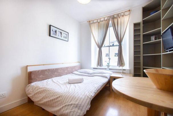 Studio to rent - Photo 1