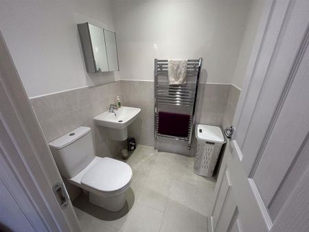 4 bedroom detached house to rent - Photo 5