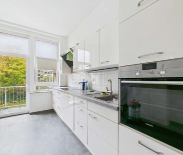 Zentrumsnahe 3-Raum Wohnung mit Balkon und hochwertiger Küche - Photo 1