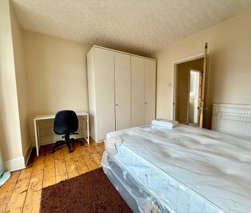 4 bedroom detached house to rent - Photo 3