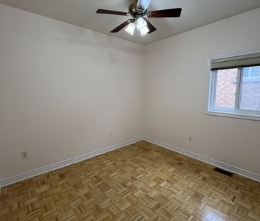 For Lease - 9 Denim Drive, Brampton, Ontario - Photo 4