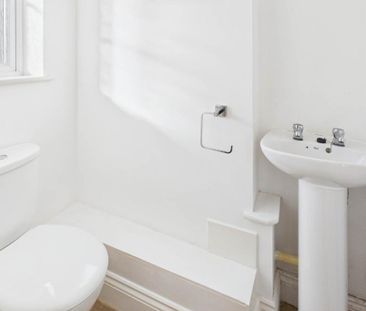 4 bedroom detached house to rent - Photo 5