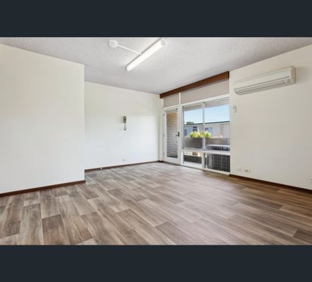 3/17 Wellington Square, North Adelaide, SA 5006 - Photo 2