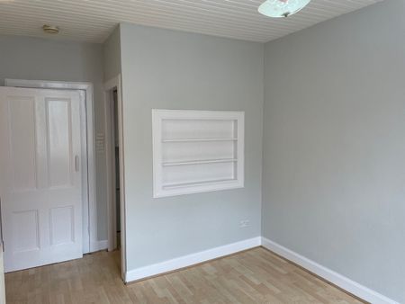 1 Bed Flat, Downfield Place, EH11 - Photo 2