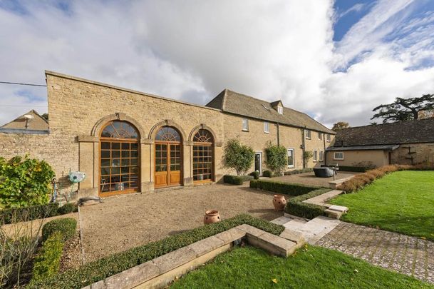 3 bedroom semi-detached house to rent - Photo 1