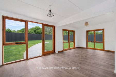 Charming Cottage in Prime Location - Photo 2