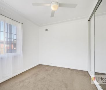 "Charming & Spacious Family Home" - Photo 5