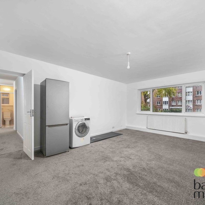 55 Shepherds hill - Photo 1