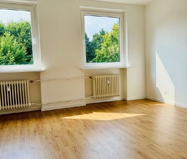 Viel Platz samt großer Terrasse für Sie! - Foto 1