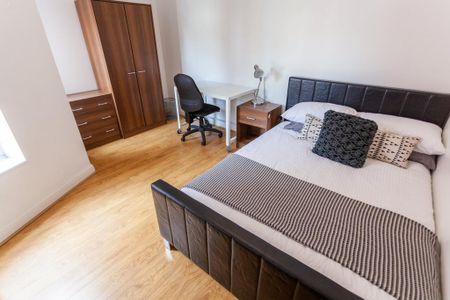 4 bedroom terraced house to rent - Photo 4