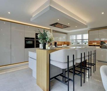 Skylark Meadows, Fareham, PO15 - Photo 2