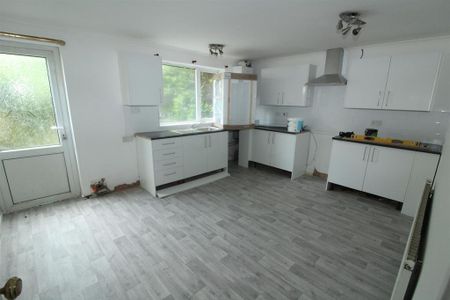 3 bedroom townhouse to rent - Photo 4