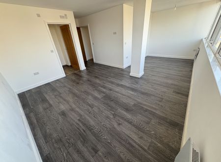 Market Square, Northampton - Photo 5