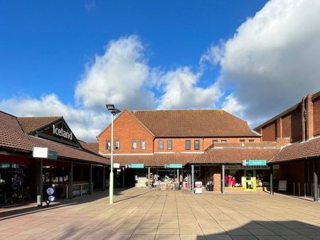 Centre Way, Locks Heath - Photo 4