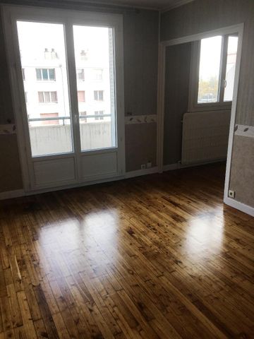 Location Appartement 4 pièces 67m² DECINES CHARPIEU 69150 - Photo 3