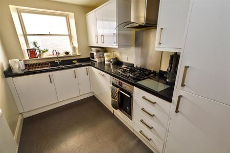 2 bedroom flat to rent - Photo 5