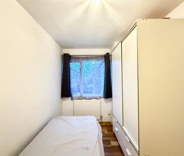 3 Bedroom House - Mid Terrace To Let - Photo 5