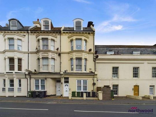 Seaside, Eastbourne, BN22 - Photo 1