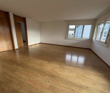 Helle 3,5 Zimmer mit grossem Balkon - Photo 3