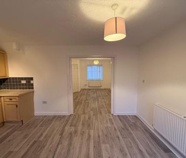 3 bedroom terraced house to rent - Photo 6