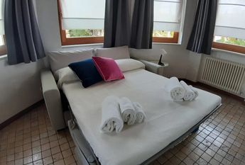 Via Alessandro Tassoni, Padova, Veneto 35125