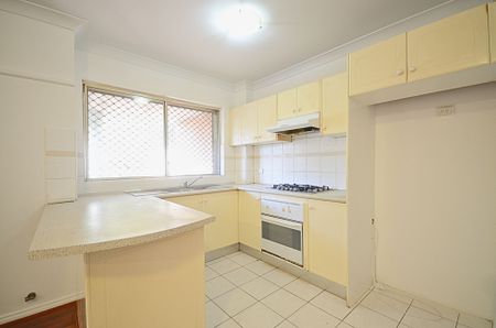 2 Bedroom Plus Study Unit in Handy Location&excl; - Photo 3